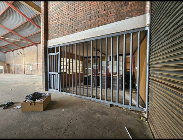 500M² WAREHOUSE TO LET IN LUIPAARDSVLEI